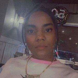 Meet your Posher, Derri ann